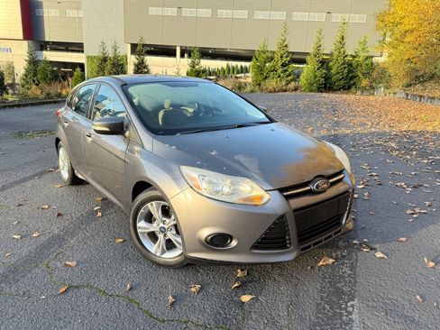 Used 2014 Ford Focus SE image 1