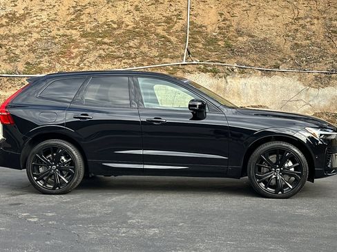 Certified 2024 Volvo XC60 T8 Ultimate w/ Protection Package Premier image 3