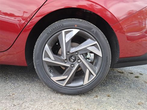 New 2024 Hyundai Elantra SEL w/ Convenience Package image 30