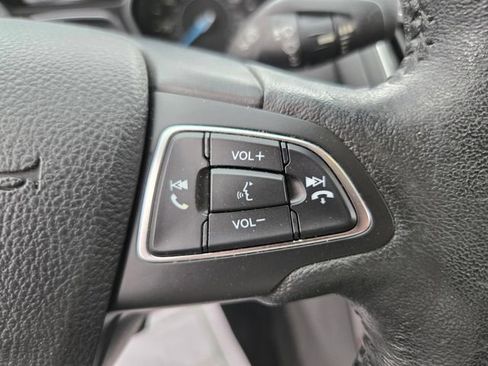 Used 2017 Ford Focus Titanium FWD image 33