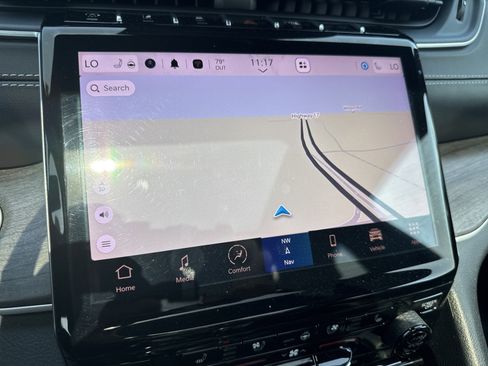 Used 2024 Jeep Grand Cherokee L Limited w/ Luxury Tech Group II image 31