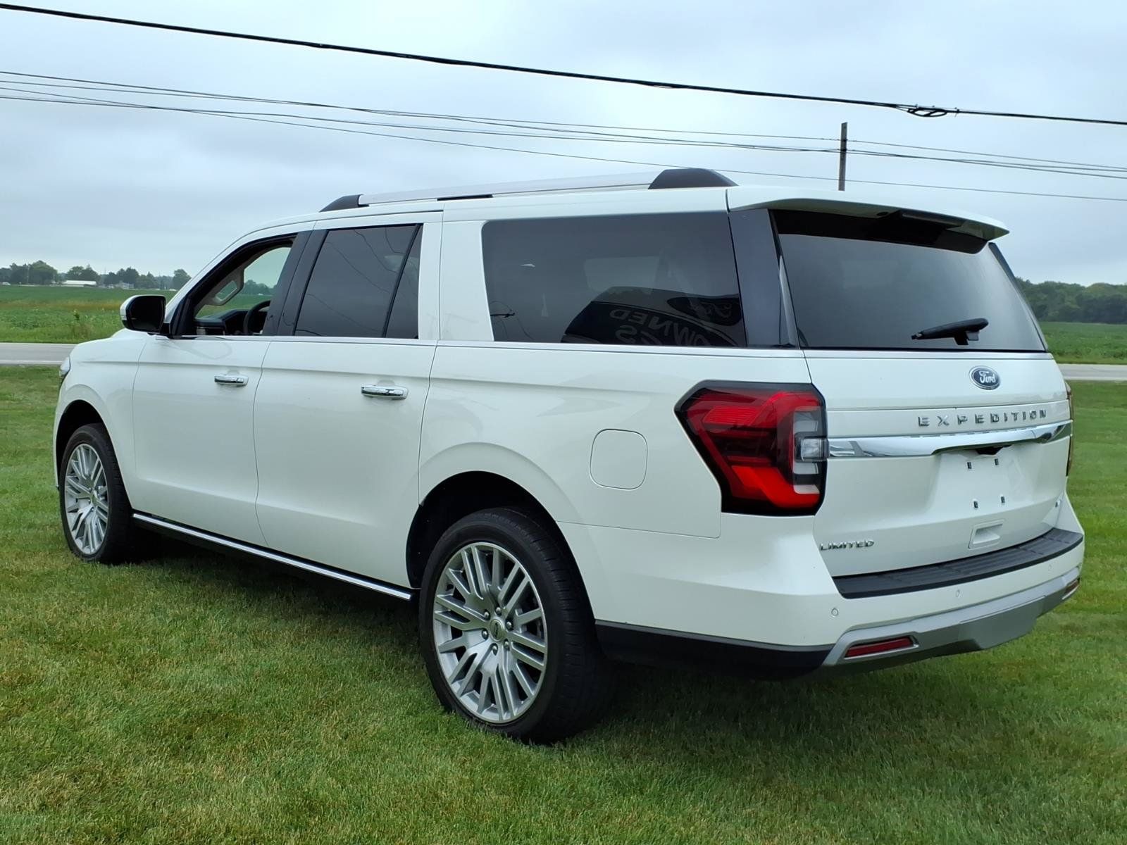 Used 2024 Ford Expedition Max Limited AWD/4WD image 5