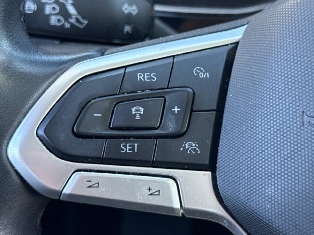 Used 2024 Volkswagen Jetta SE w/ Panoramic Sunroof Package FWD image 34