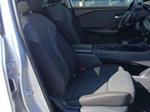 Used 2022 Nissan Rogue SV image 9