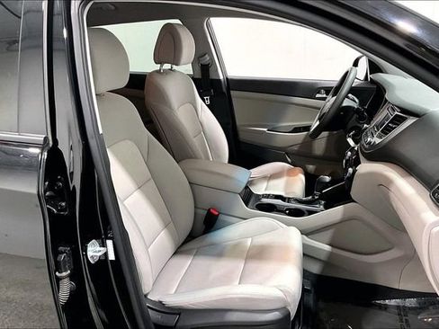 Used 2018 Hyundai Tucson SE image 31
