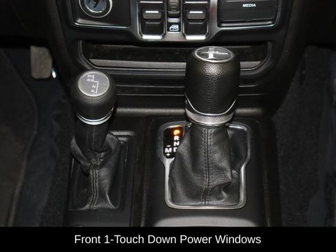 Used 2023 Jeep Gladiator Sport AWD/4WD image 13
