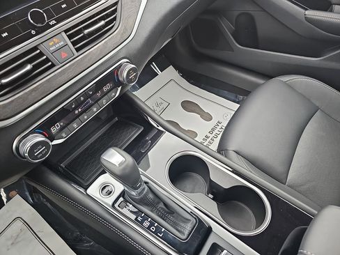 Used 2025 Nissan Altima 2.5 SL image 29