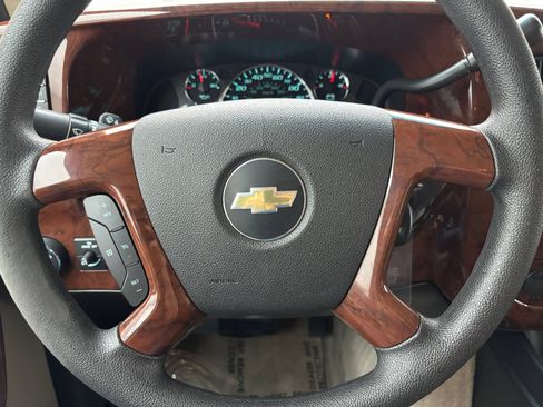 Used 2012 Chevrolet Express 1500 RWD image 27