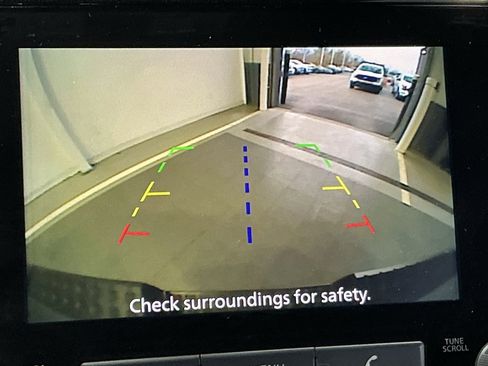 Used 2024 Nissan Titan SV w/ SV Bronze Edition Package image 4