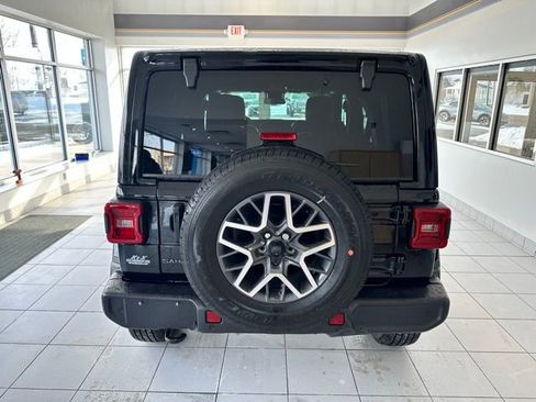 Used 2025 Jeep Wrangler Sahara w/ Safety Group image 5