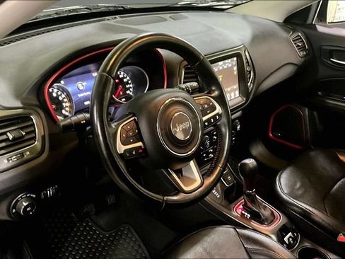 Used 2021 Jeep Compass Trailhawk w/ Sun and Sound Group AWD/4WD image 18