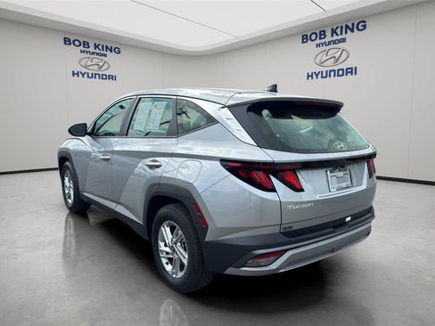 Used 2025 Hyundai Tucson SE FWD image 3