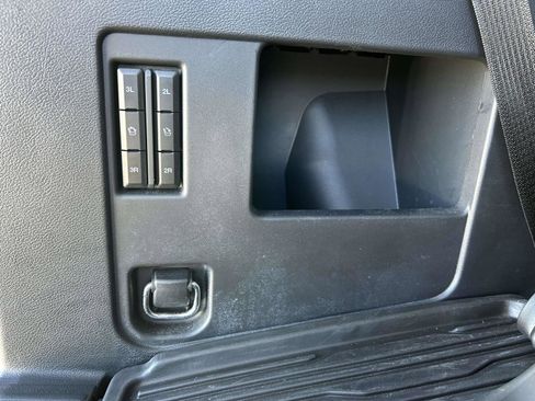 Used 2023 Ford Expedition Platinum image 19