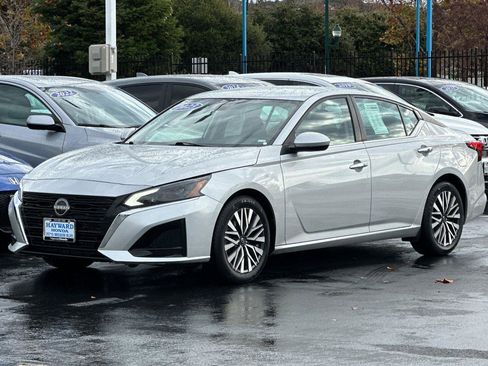 Used 2023 Nissan Altima 2.5 SV image 7