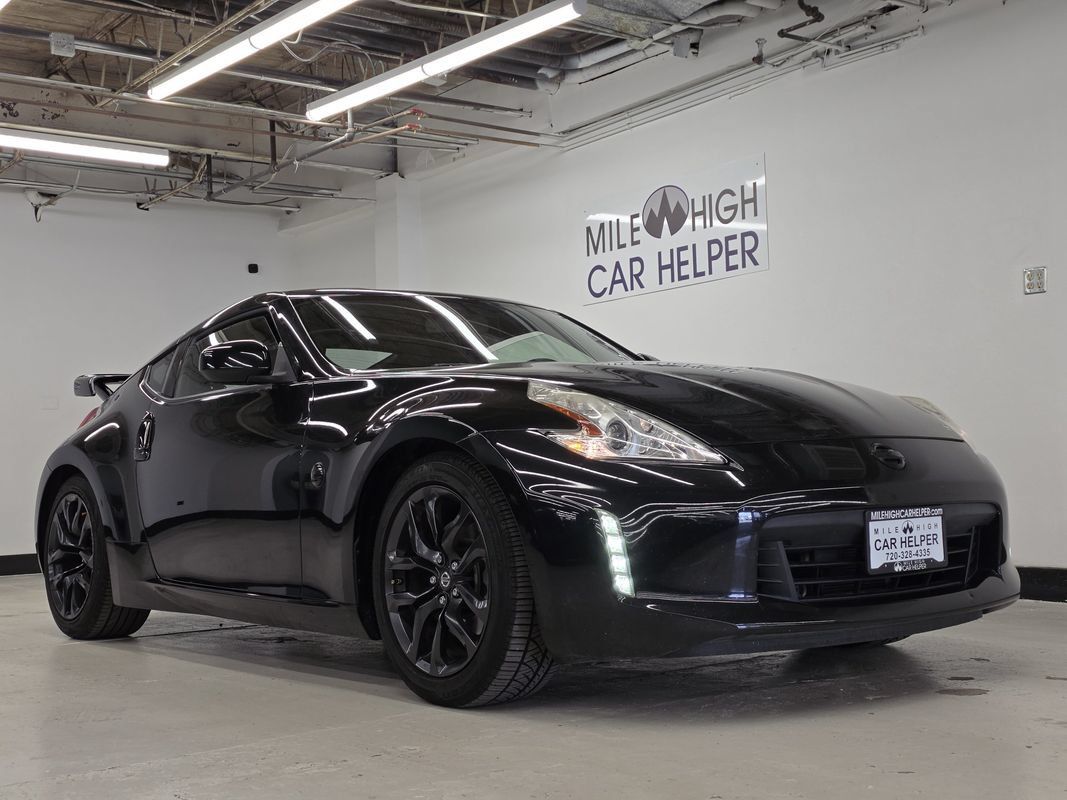 Used 2017 Nissan 370Z Coupe RWD image 5