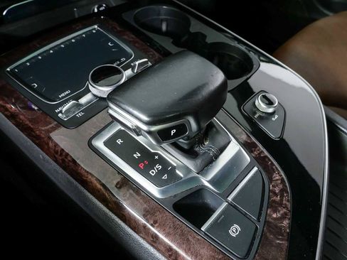 Used 2017 Audi Q7 3.0T Prestige AWD/4WD image 18