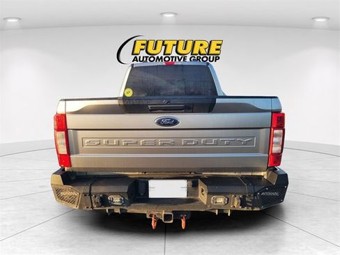 Used 2021 Ford F250 XLT image 4