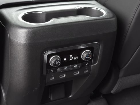 Used 2024 Chevrolet Tahoe High Country w/ Advanced Technology Package image 34