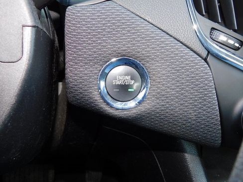 Used 2017 Chevrolet Cruze LT w/ Convenience Package image 28