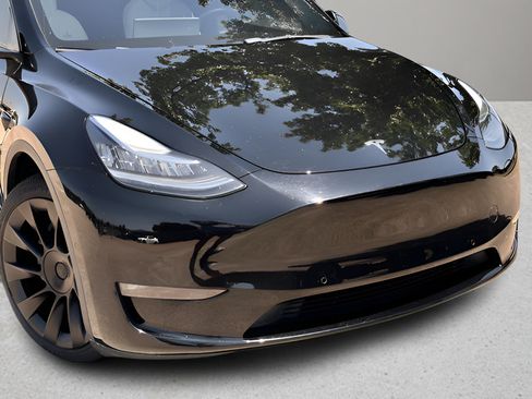 Used 2022 Tesla Model Y Long Range AWD/4WD image 24
