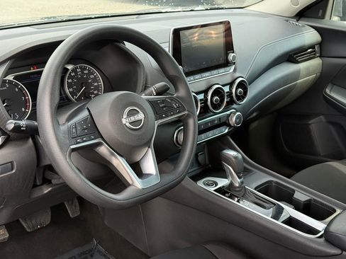 Used 2024 Nissan Sentra SV image 18