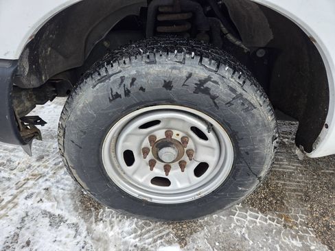 Used 2011 Ford F350 XL w/ Camper Pkg image 8