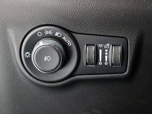 Used 2025 Jeep Compass Limited AWD/4WD image 20