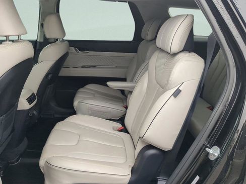 Used 2023 Hyundai Palisade Calligraphy image 13