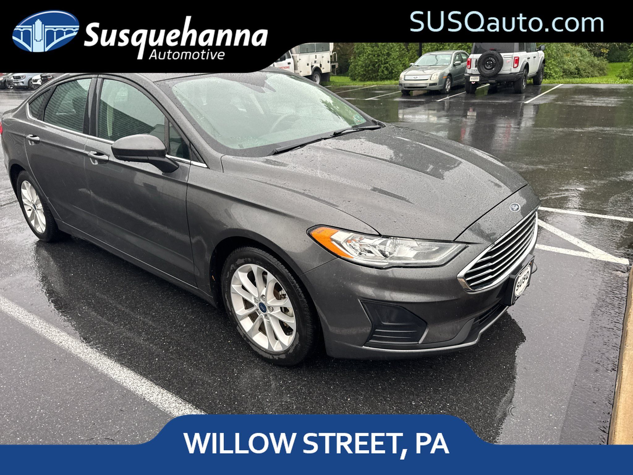 Used 2019 Ford Fusion SE FWD image 1