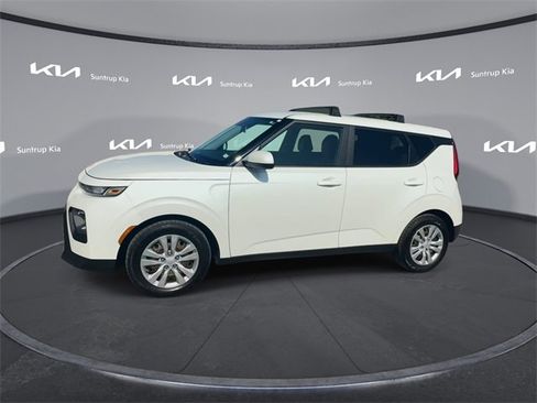 Used 2022 Kia Soul LX image 9