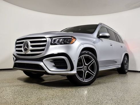 Used 2025 Mercedes-Benz GLS 450 4MATIC image 2