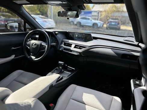 Certified 2022 Lexus UX 250h w/ Accessory Package (Z1) image 20