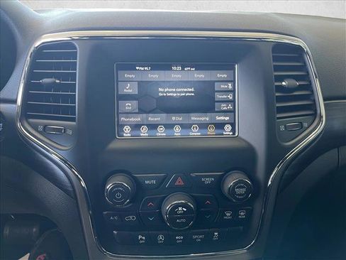 Used 2021 Jeep Grand Cherokee Laredo image 13