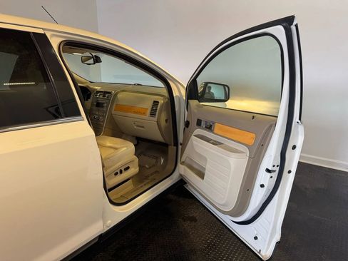 Used 2007 Lincoln MKX AWD image 22