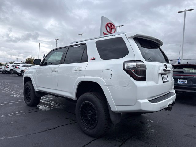Used 2017 Toyota 4Runner SR5 Premium AWD/4WD image 7