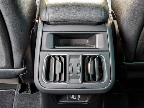 Used 2024 Maserati Grecale GT image 17