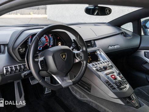Used 2018 Lamborghini Aventador S image 27