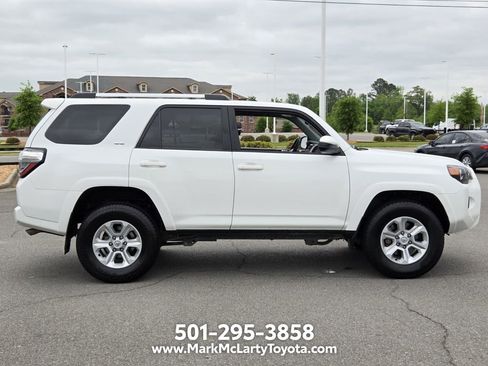 Used 2024 Toyota 4Runner SR5 AWD/4WD image 6
