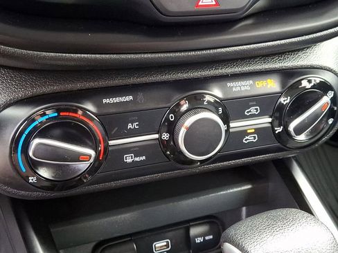 Certified 2022 Kia Soul LX image 16