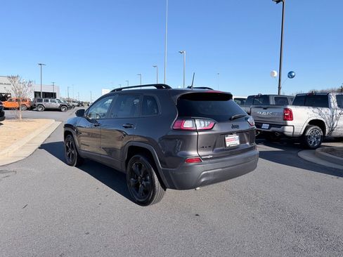 Used 2023 Jeep Cherokee Altitude Lux image 7