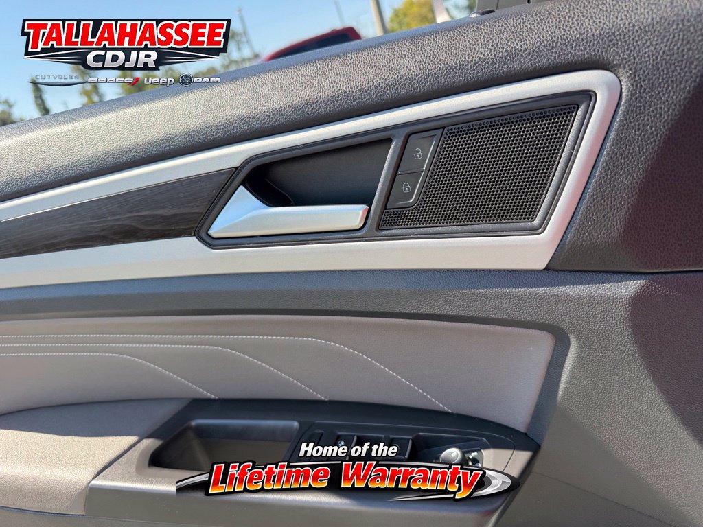 Used 2023 Volkswagen Atlas SE w/ Panoramic Sunroof Package FWD image 18
