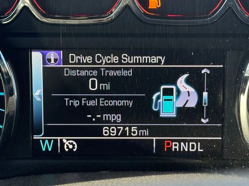 Used 2018 Chevrolet Silverado 1500 LT w/ LT Eassist Package image 10