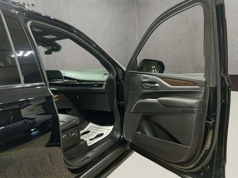 Used 2023 Cadillac Escalade Sport Platinum AWD/4WD image 19