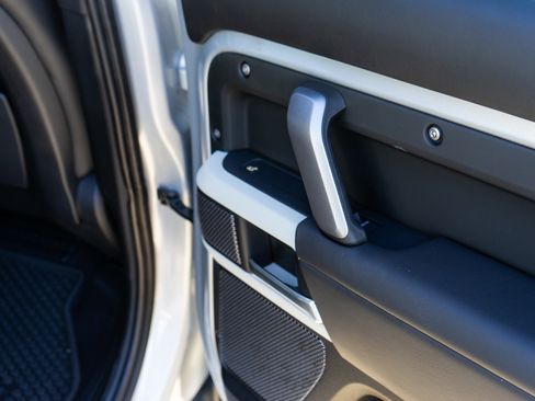 Used 2021 Land Rover Defender 110 X-Dynamic HSE image 54