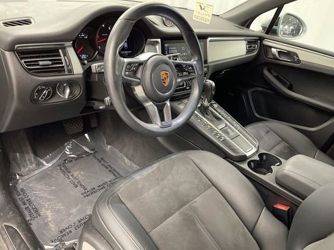Used 2021 Porsche Macan image 18