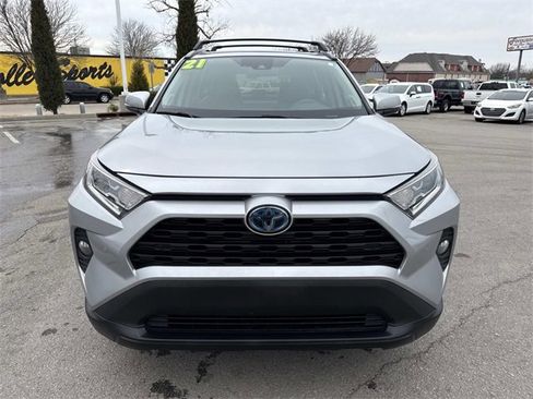 Used 2021 Toyota RAV4 XLE Premium image 11