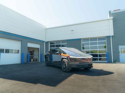 Used 2024 Tesla Cybertruck Cyberbeast AWD/4WD image 30