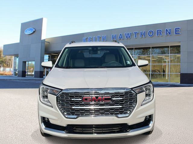 Used 2024 GMC Terrain Denali AWD/4WD image 2