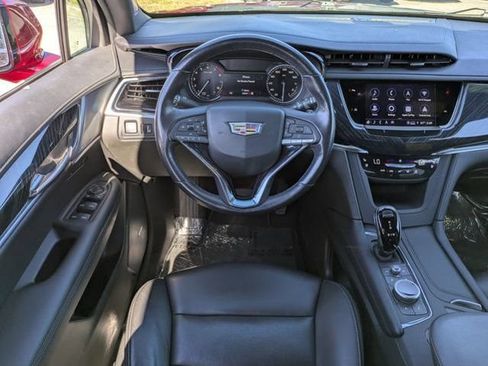 Used 2024 Cadillac XT6 Premium Luxury AWD/4WD image 17