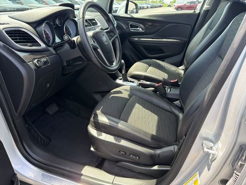 Used 2015 Buick Encore Convenience FWD image 3